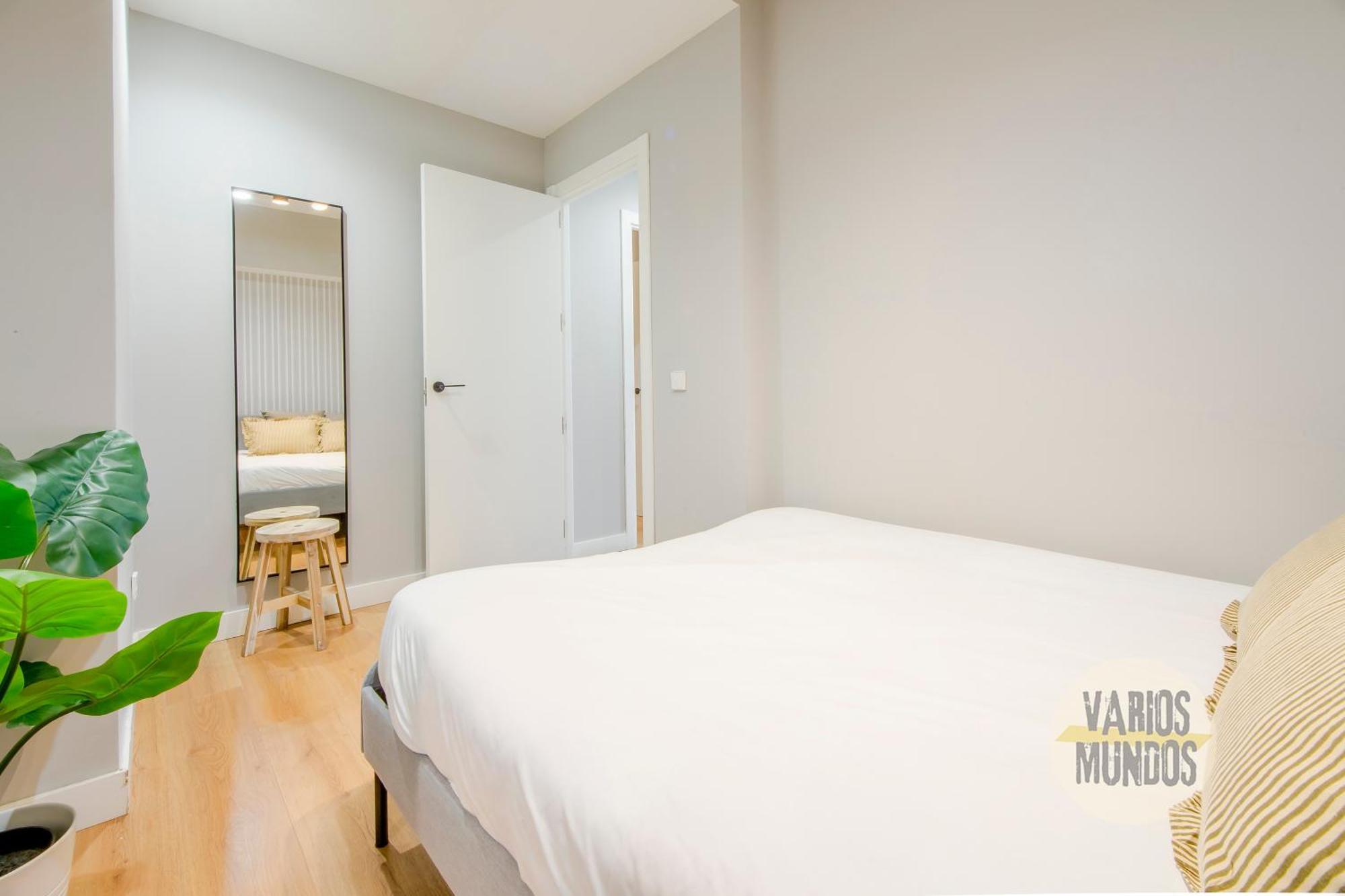 Modern Apt & Cool Interior Design A 20 Metros Del Retiro E1 Madrid Exterior foto